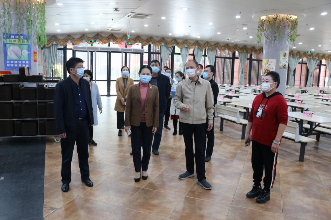 厦门市委教育工委副书记施琦婷一行来校检查疫情防控工作