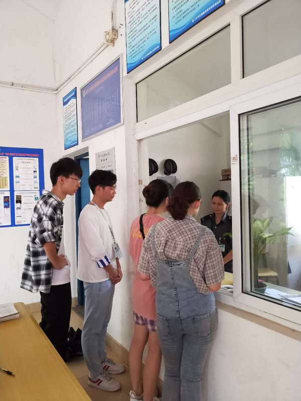 感恩后勤，情暖嘉园——嘉庚学院毕业生代表慰问园区安防员
