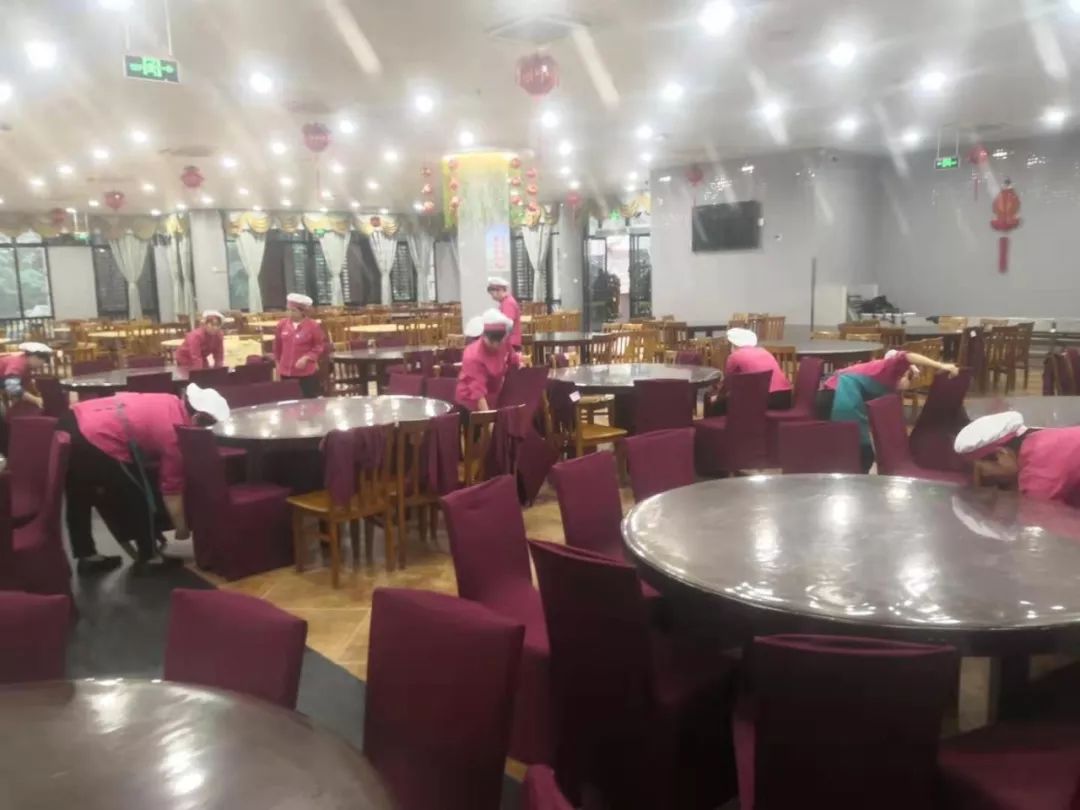 一次“特殊”的年夜饭，满满的年味与关怀