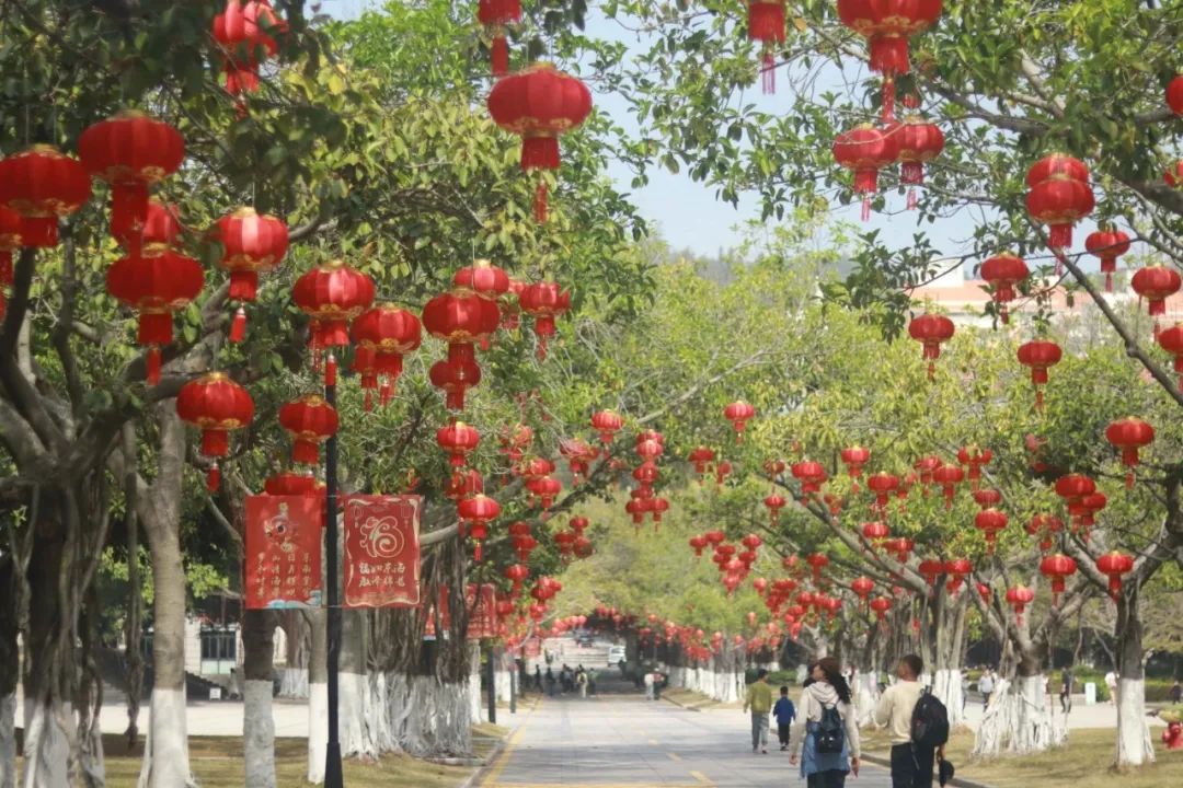 欢迎返校，开启“热辣滚烫”的新学期
