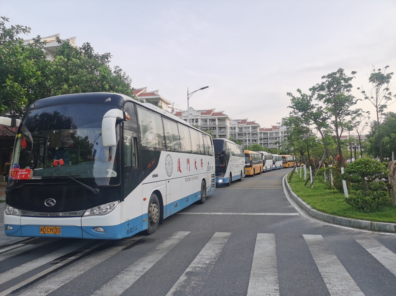 运输服务中心圆满完成2021级军训动员大会运输保障任务