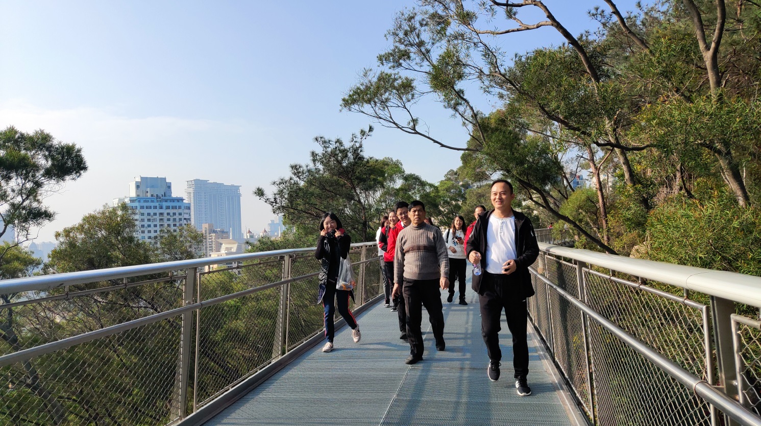 走进新时代，健步迎新春——999白菜大厅党委组织开展健步行活动