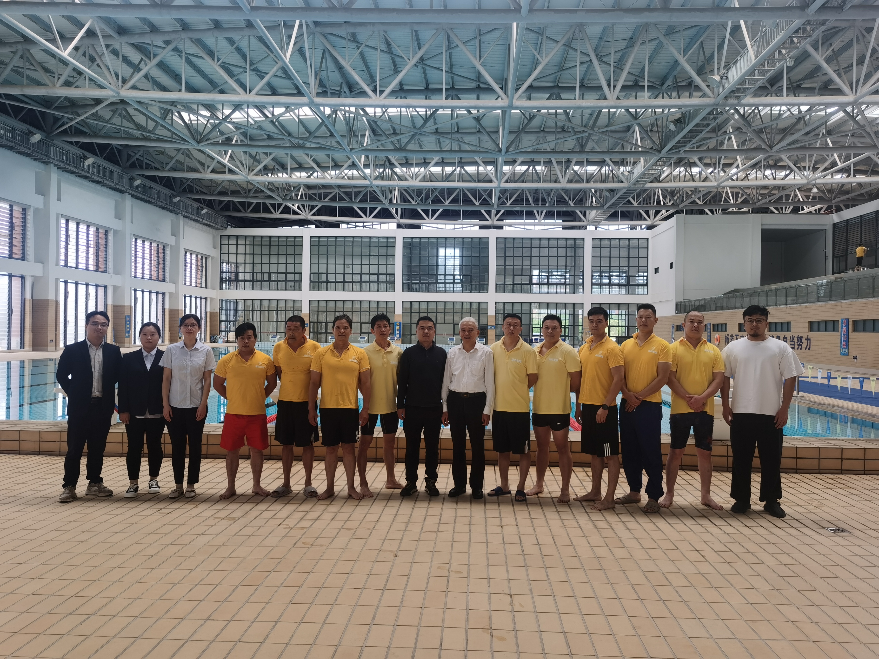 救生演练防未然  保驾护航为师生