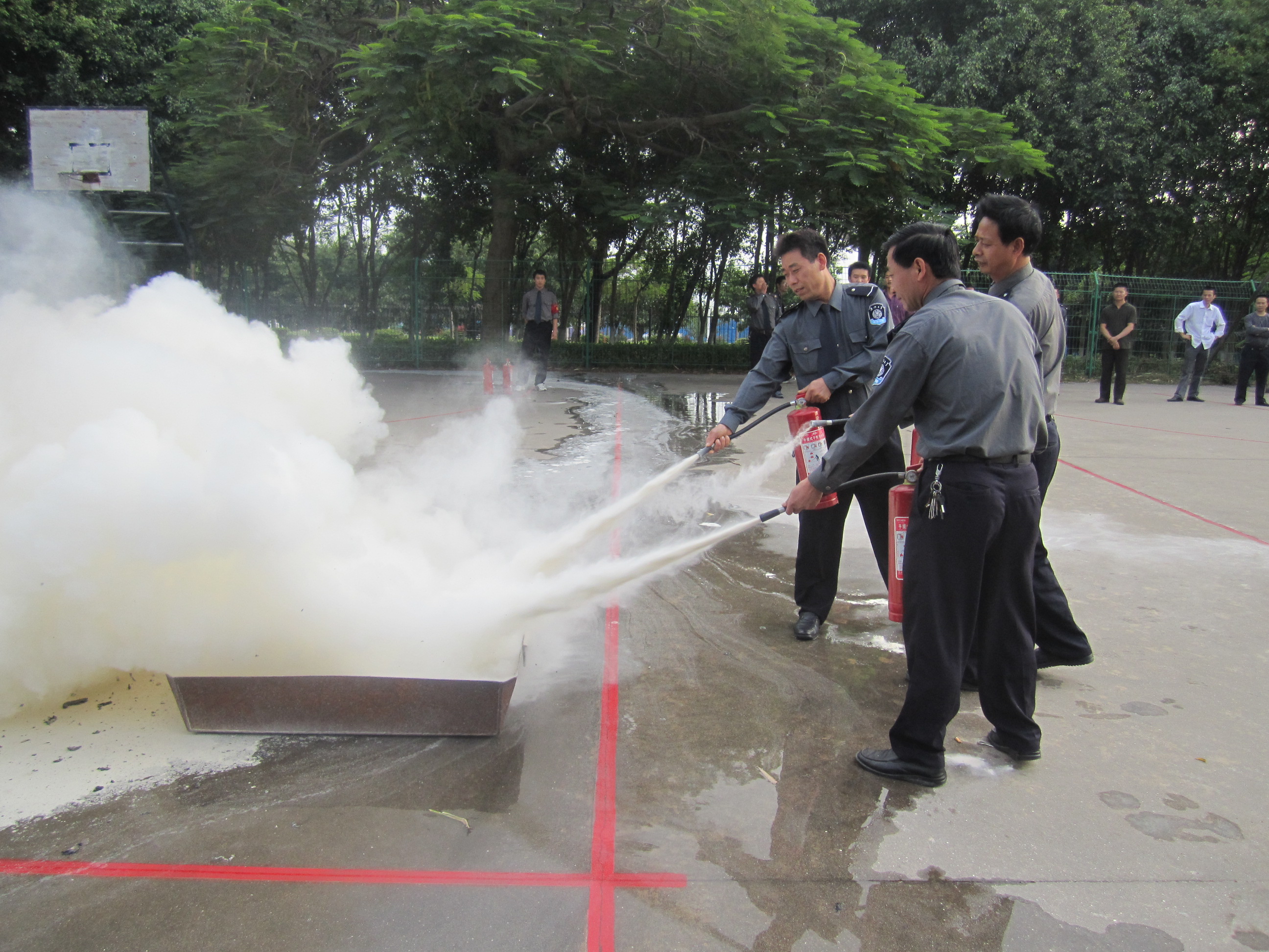 消防安全工作，责任重于泰山——记物业公司认真落实教工住宅区安全防火事项