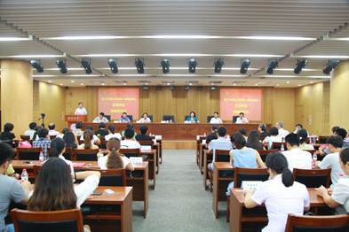 说明: E:\0 洪清资料\10 职工夜校\7 照片\20140718 结业典礼\挑选\挑选\IMG_8157.JPG