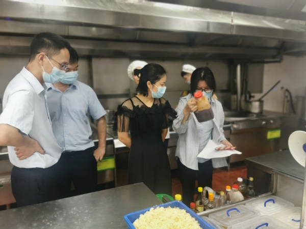 开展期末巡查   护航食品安全——饮食服务中心进行期末安全检查
